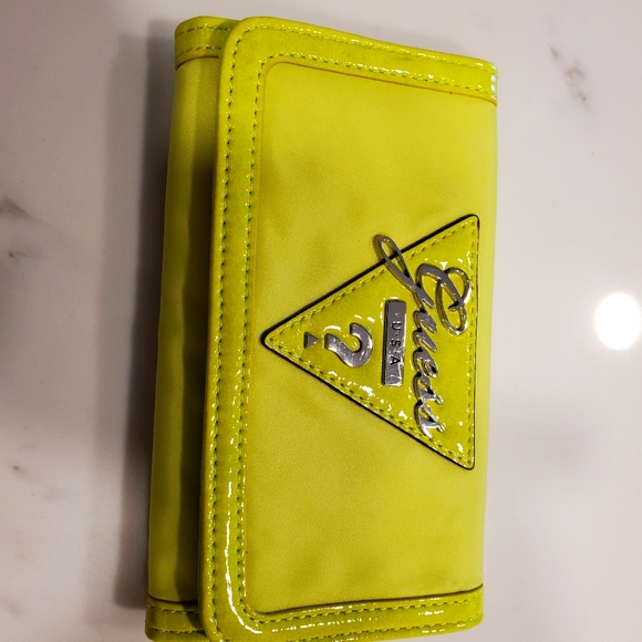 Guess purse and matching wallet - Picture 4 of 5